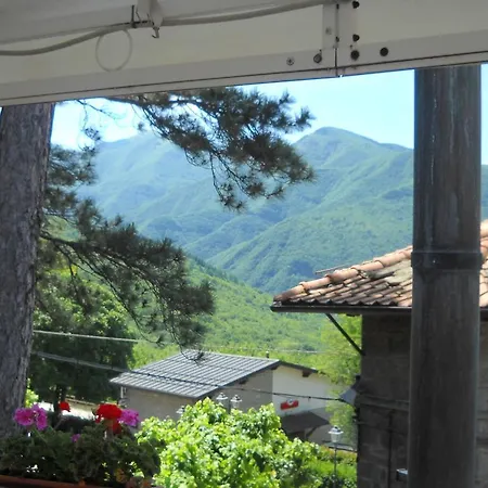 Borgo Castelluccio Country House בית נופש